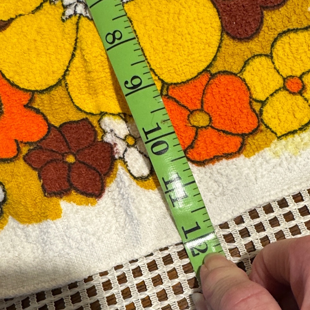 Retro Floral Bath and HandTowel - White, Orange, Yellow, Brown - Picture 14 of 16